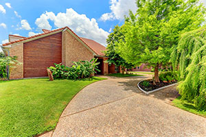 1715 Coles Farm Dr, Sugar Land, TX
